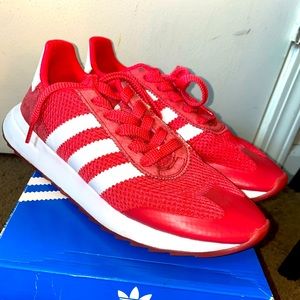 Adidas workout speakers size 7